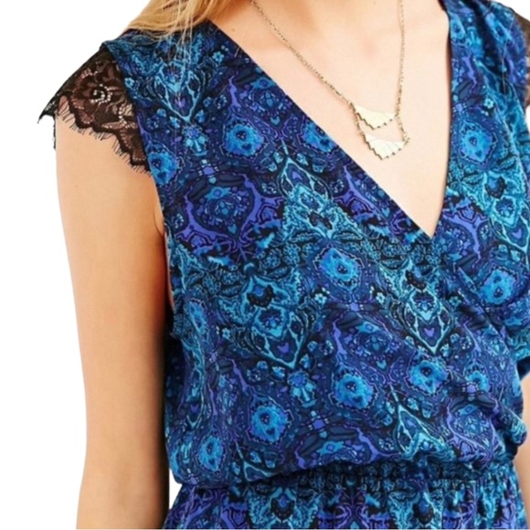 Kimchi Blue Urban Outfitters Blue Paisley and Black Lace Inset Romper Women M - Picture 8 of 9